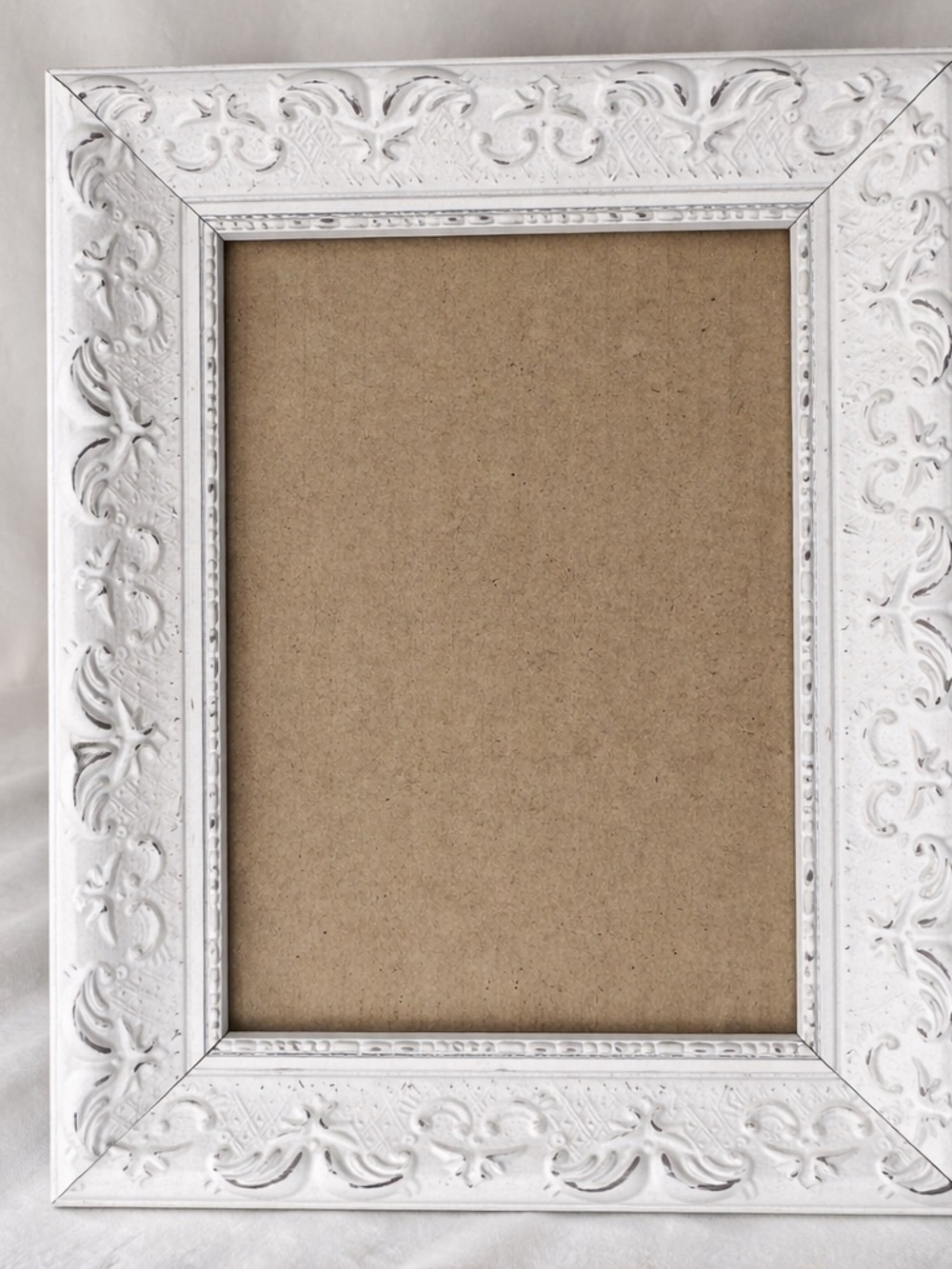 White Ornate 5x7 Frame Velvet Back Cottage Farmhouse Decor - Picture 2 of 6